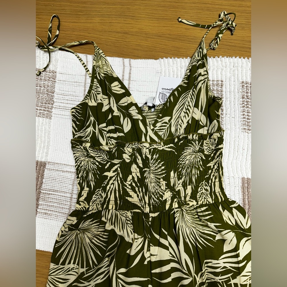 Jumpsuit - Picture 2 of 3